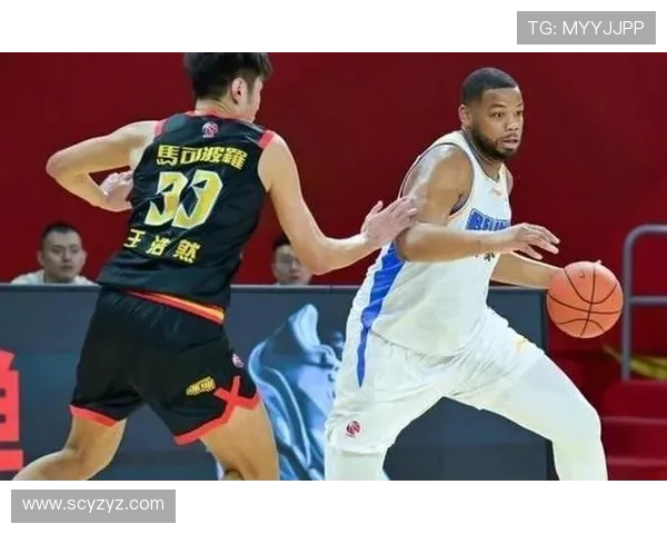 麦基抵京与北汽队友会合 将穿0号球衣